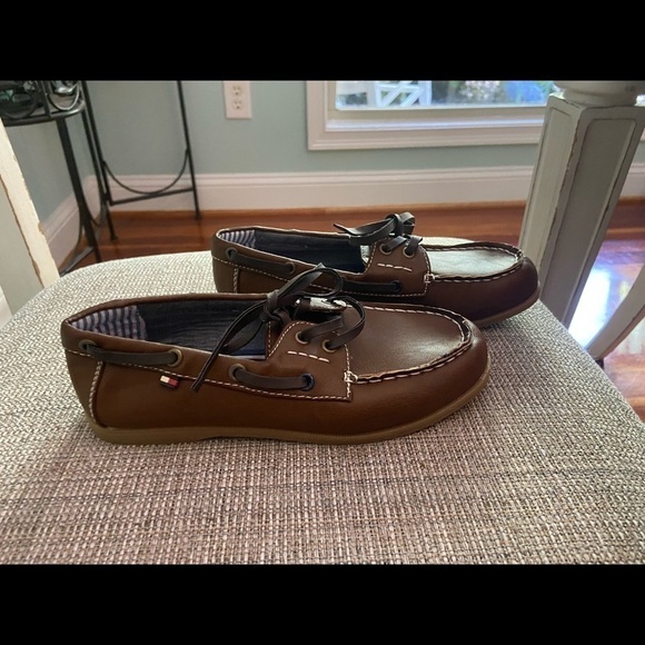 Tommy Hilfiger boys loafers - Picture 1 of 4